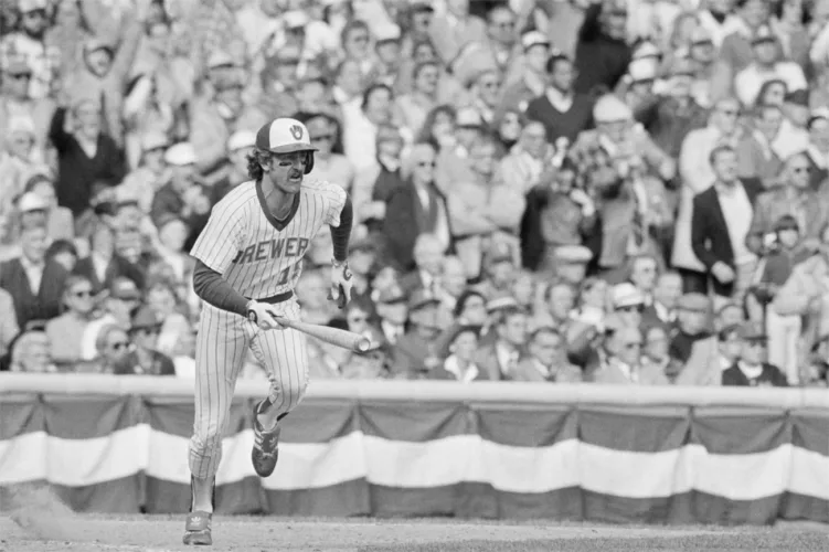 Milwaukee's 1982 World Series team hopes Brewers win